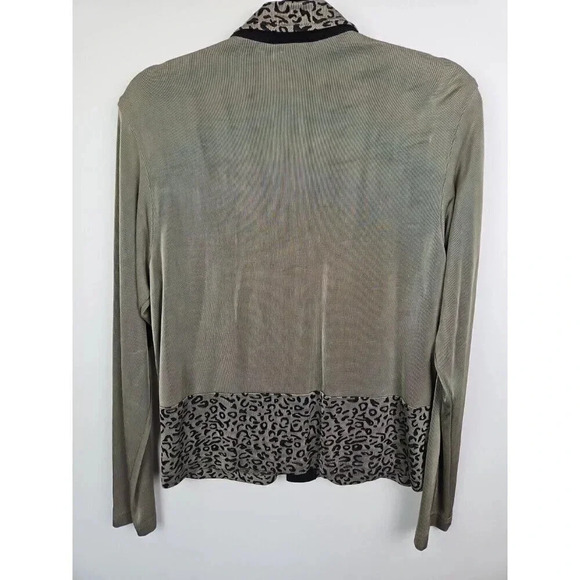 Private Edition Chico's Blouse Top Olive Green Animal Print Block Button Size 0 - Picture 8 of 9